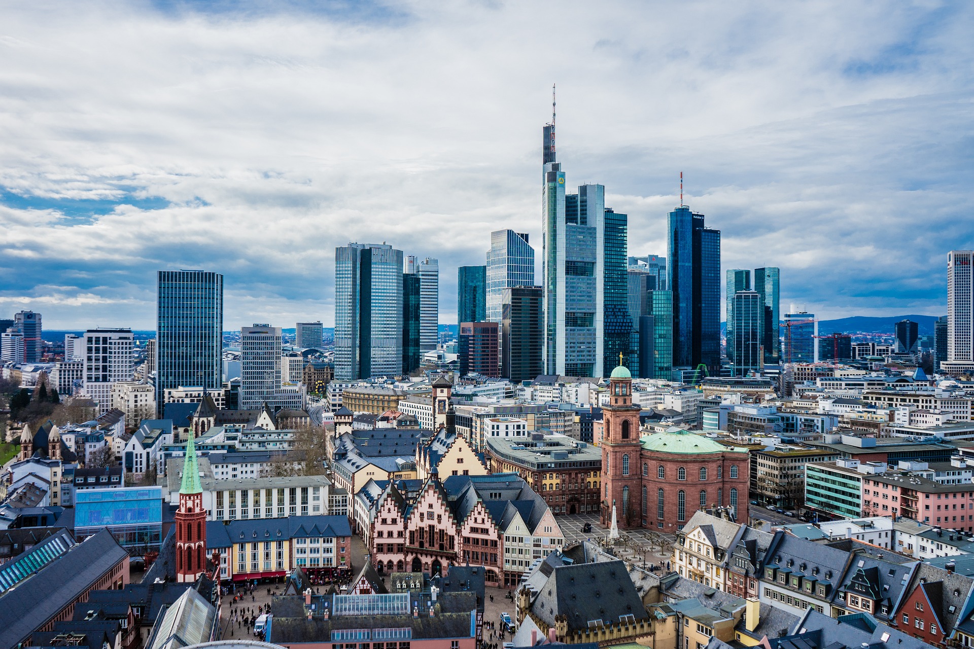 Skyline with Skyscraper